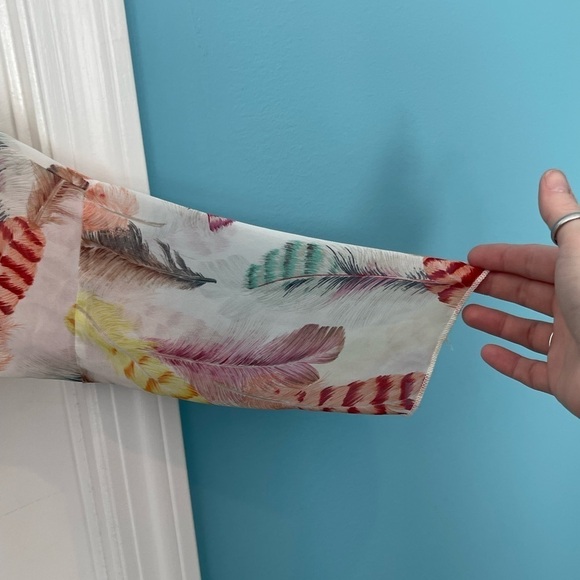 Newbury Kustom Boho Multicolor Feather Print Lightweight Sheer Tunic Top; Small - Picture 6 of 11